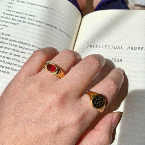 Garnet Signet Ring, Ruby Stacking Ring, Gold garnet Ring, Red gemstone ring - Picture 3 of 6